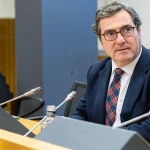 Ayuso vincula las protestas de profesores en Madrid con la violencia y apunta a Pedro Sánchez
